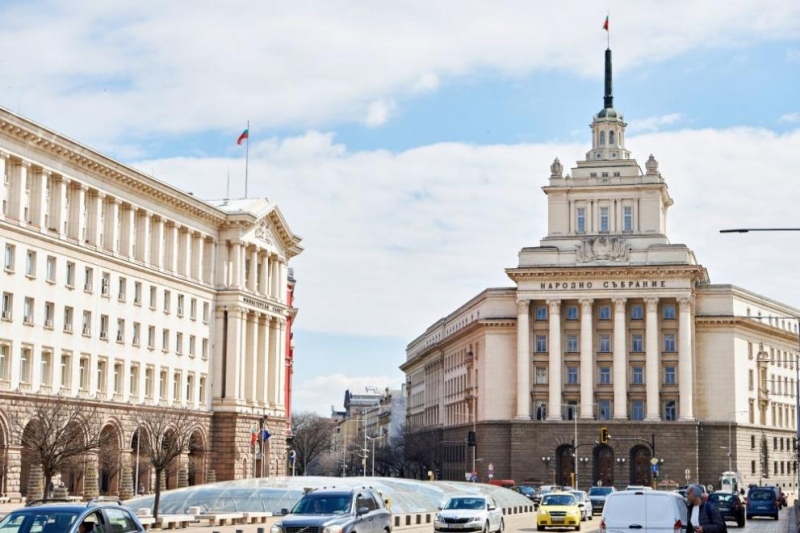 Отново местят депутатите в бившия Партиен дом /снимки/