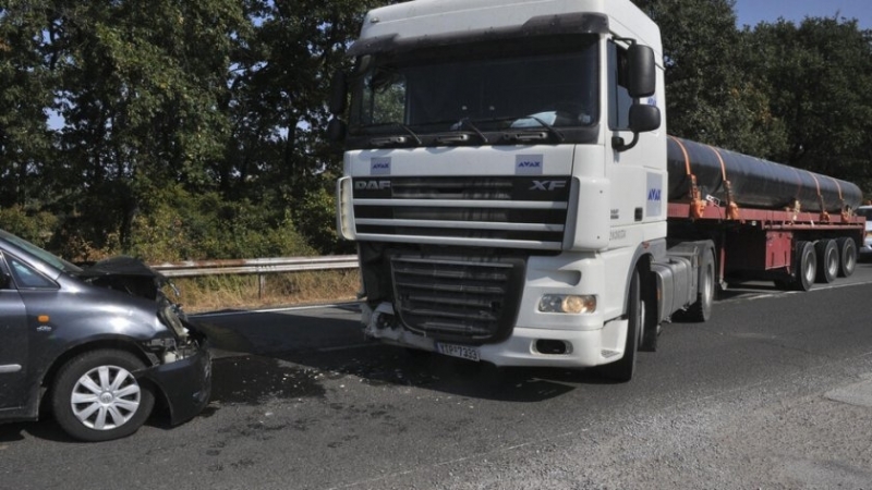 26 годишен загина след като шофираният от него Фолксваген Голф се