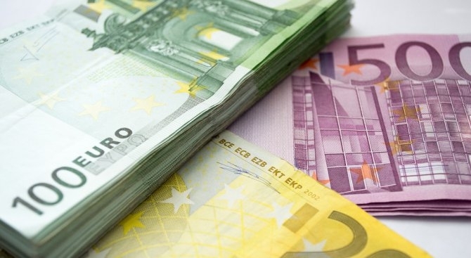 Германските консерватори на канцлера Меркел и социалдемократите на Шулц желаят