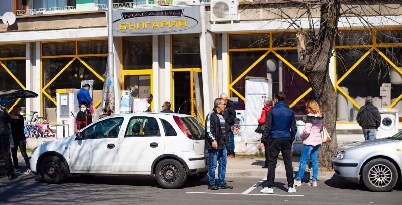Собственикът на магазин България е предупреден да преустанови незабавно организираната