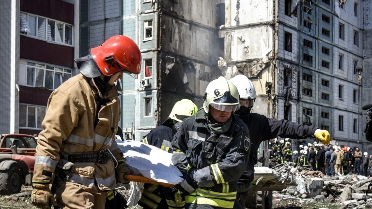 Най малко 8 души са загинали а близо 60 са ранени