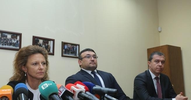 Постоянен арест за Миню Стайков, издирват сина му