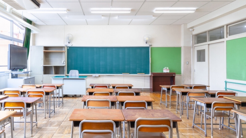 Учебната година да приключи дистанционно а учениците да бъдат в