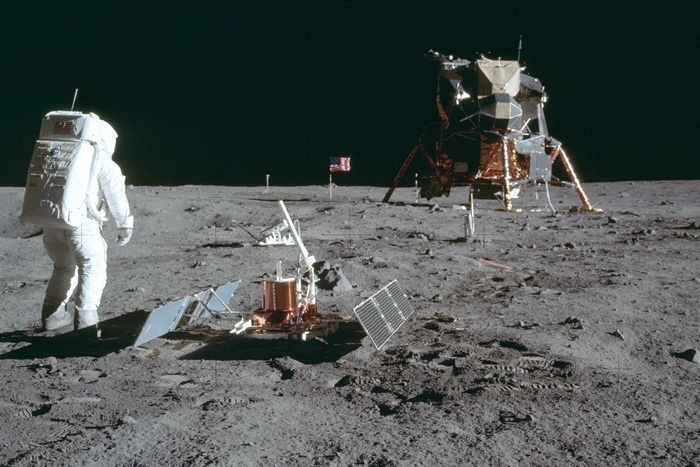 НАСА разпечата една от последните недокосвани лунни проби, донесена от