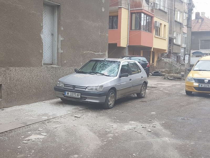 Бурният вятър в Монтанско е направил поредна поразия научи BulNews bg