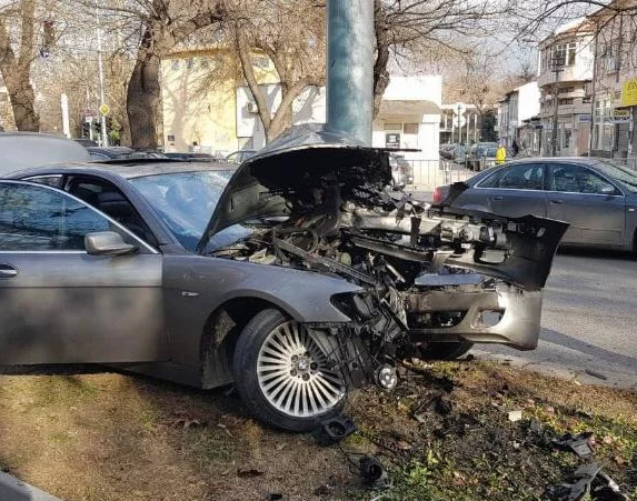 Мъж загина в тежка катастрофа в Лом съобщиха от полицията