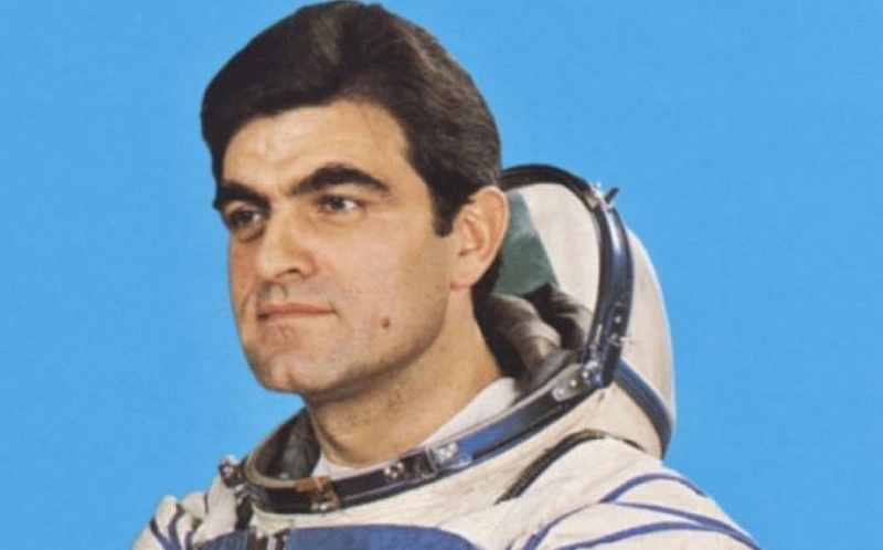 Изложба посветена на 30 годишнината от полета на Александър Александров по научната програма