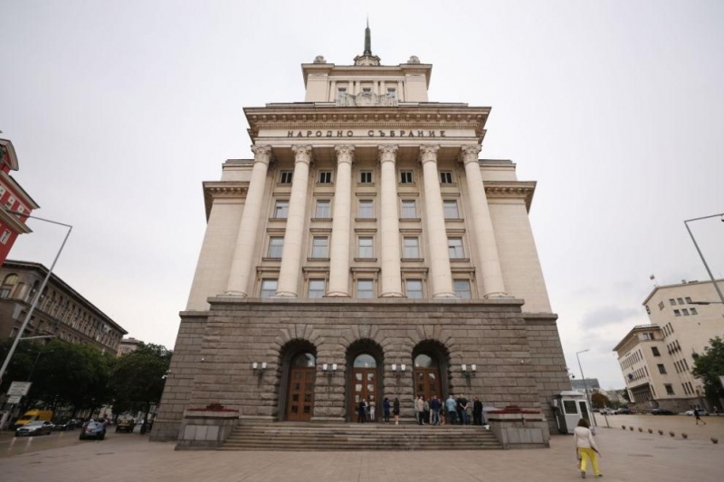 Депутатите гласуваха да бъдат попълнени съставите на постоянни комисии в