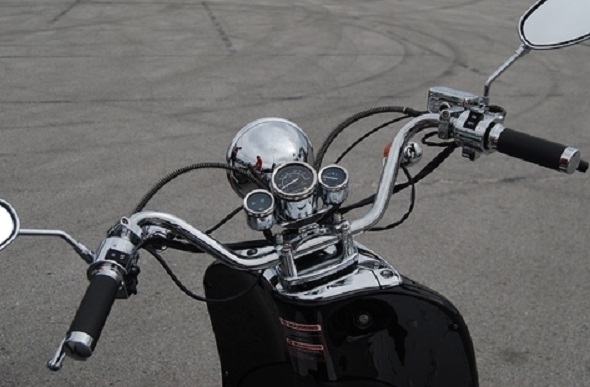 Полицията е заловила неправоспособен шофьор да юрка мотор във Врачанско