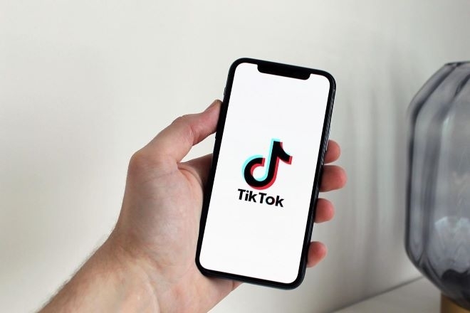 Глобяват ТikTok с 530 милиона евро за незаконно изпращане на потребителски данни в Китай