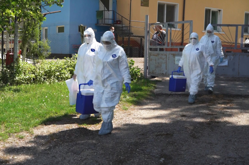 Общо 90 пациенти с коронавирус се лекуват в болниците в