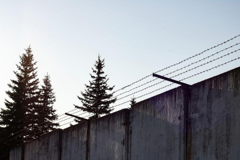 Полша започна тази седмица да строи стена по границата си