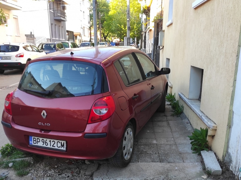 Пореден врачански шофьор вбеси съгражданите си с неграмотното си паркиране