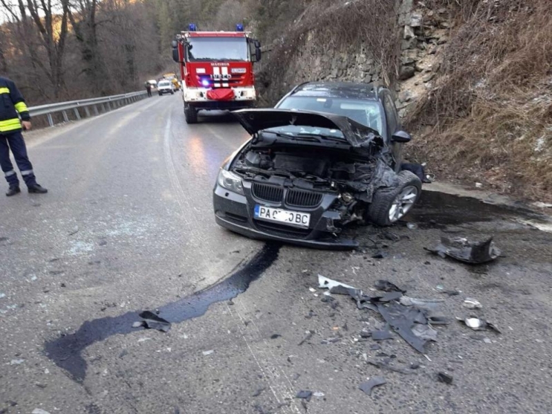 Мъж е в болница след катастрофа във Врачанско научи BulNews Пътният