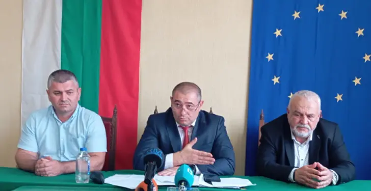 Ефектът BulNews! Задържаха кръвожадните "локали", които подлудиха Монтана, търсят още техни жертви /снимки/