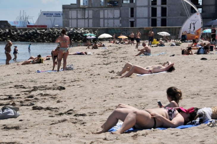 Спад на туристите с 15 изчисляват към момента от Бургаската