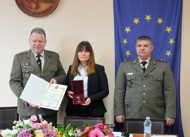 Със заповед на министъра на отбраната Атанас Запрянов кметът на