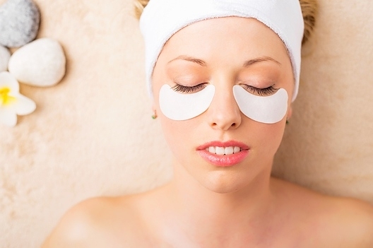 Почти всяка жена се сблъсква с тъмните кръгове под очите