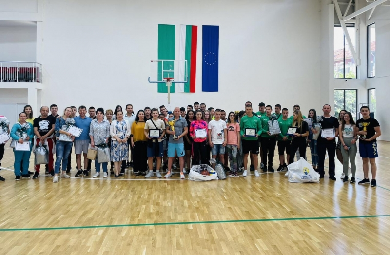 Заместник кметът на Враца Петя Долапчиева награди участниците в общинския етап