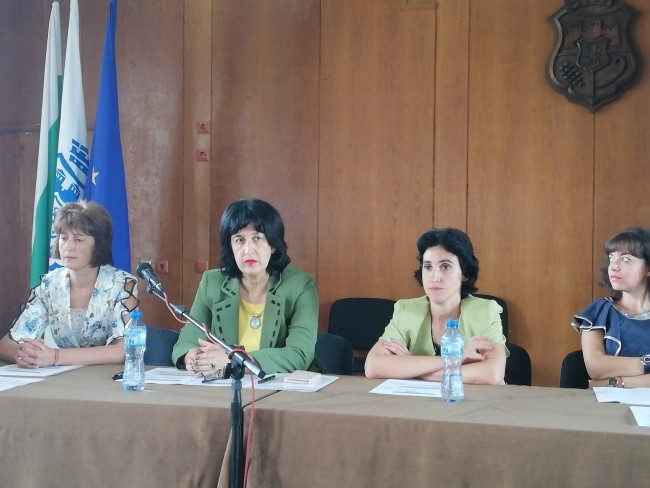 Във връзка с препоръки на Националния оперативен щаб на територията