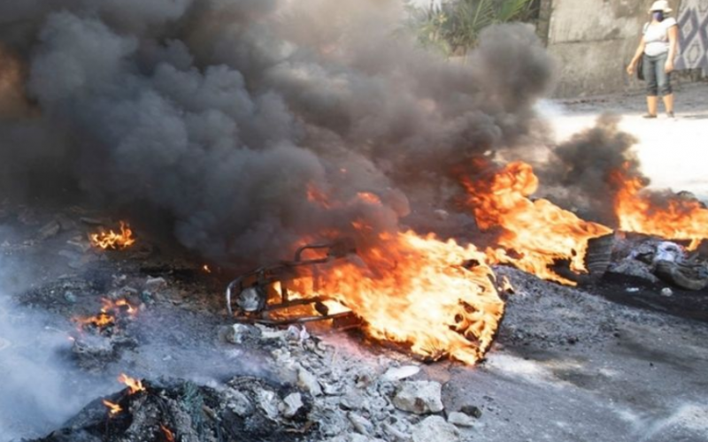Най малко 75 души са загинали при експлозията на камион цистерна с бензин