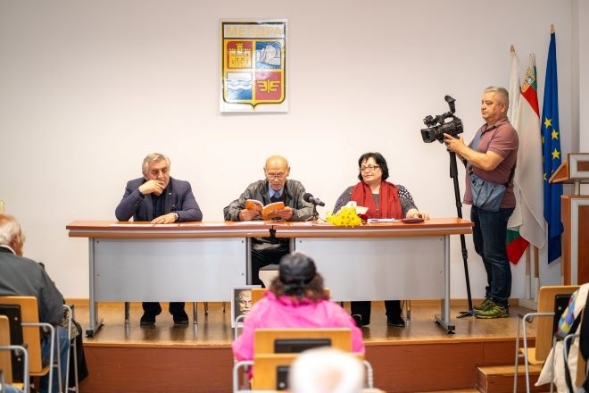 В навечерието на 24 май в Община Мездра се състоя