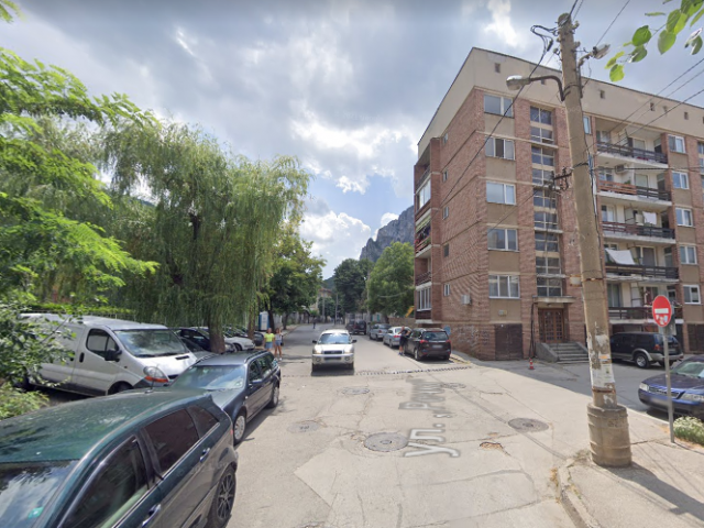 Във връзка с изпълнение на строителни дейности по инвестиционната програма