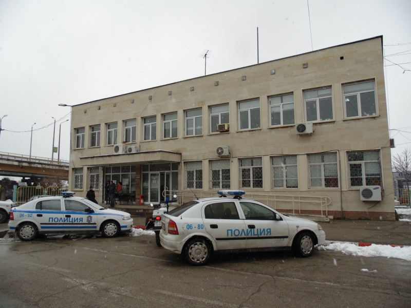 Пътна полиция КАТ Враца утре 29 декември ще обслужва граждани