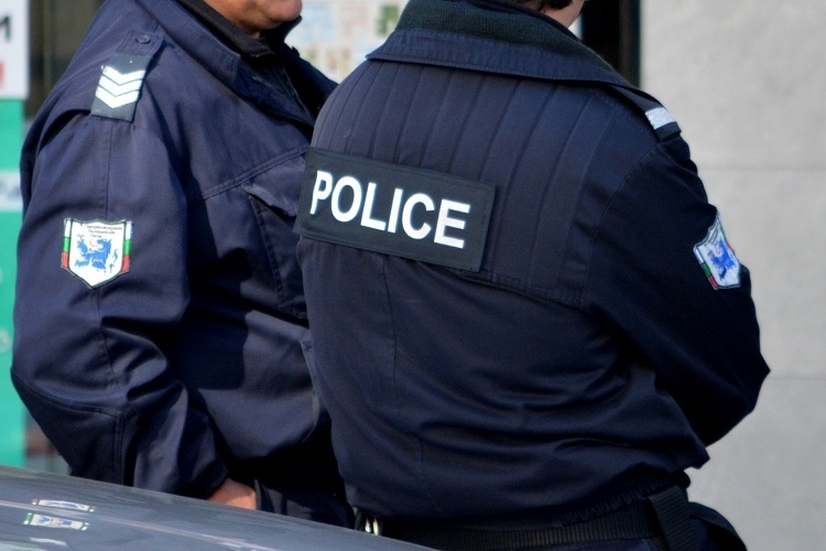 Районната прокуратура в Ихтиман повдигна обвинения спрямо двама роми за