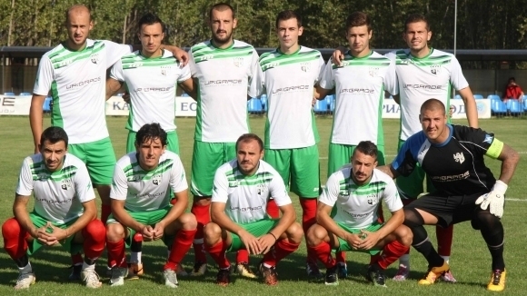 Лидерът в Северозападната Трета лига Кариана има наглед лесно гостуване