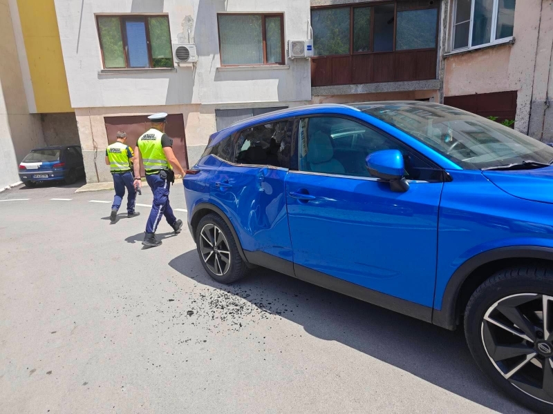 Камион на Гарант 90 е блъснал джип във Враца и