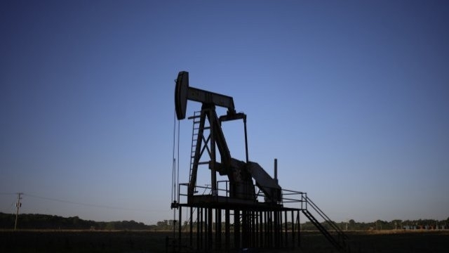 Цените на петрола се повишaват в четвъртък на фона на