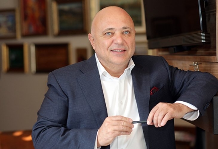 Тайният спонсор на Слави Трифонов лъсна със страшна сила