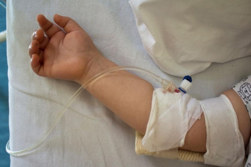 Три деца са в болница в Румъния, след като майка им ги изкъпала с препарат за животни