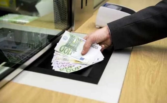 25% от депозитите на българите вече са в евро