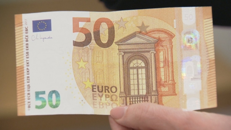 Първи случай на прокарани в обращение фалшиви евробанкноти и в