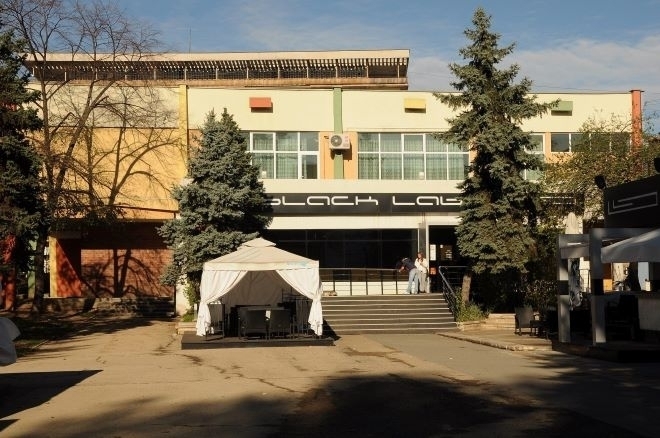 Арестуваха 20-годишен пред дискотека в Монтана, носил дрога