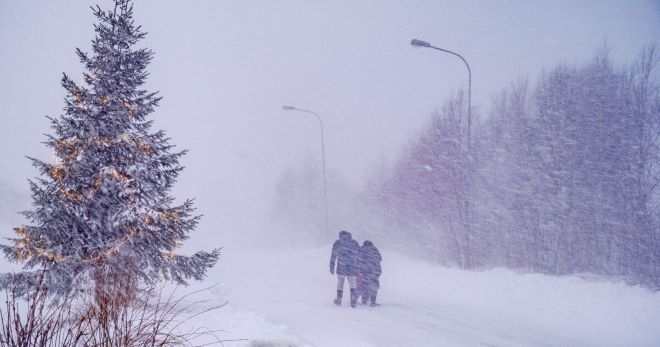 Страшни зимни бури удариха Франция Германия и Великобритания оставяйки стотици