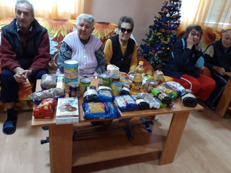 Петокласници от Враца сами събраха пари и дариха празнична вечеря