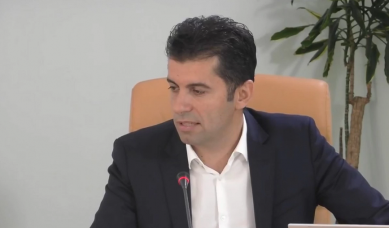 Министърът на икономиката ще уволни двама от трима членове на