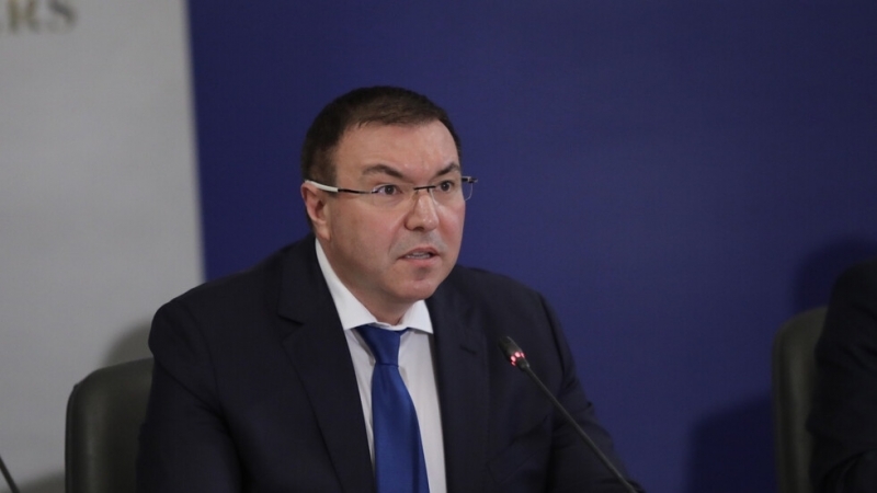 Министърът на здравеопазването проф Костадин Ангелов съобщи днес че учениците