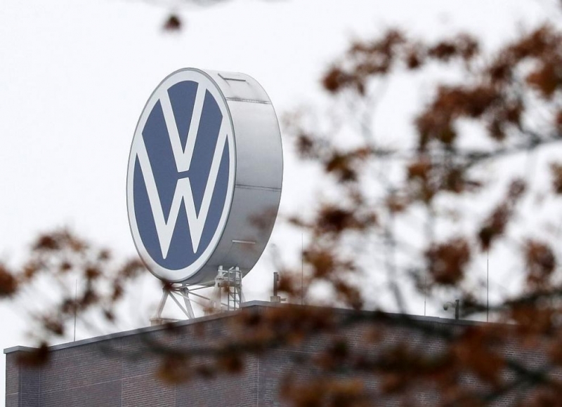 Автомобилният концерн Volkswagen отлага решението за изграждане на завод в