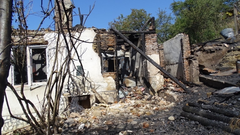 Мъж на 28 години загина при пожар в село Малка