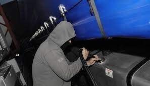 Източиха дизел от турски камион във Видинско съобщиха от МВР Случаят