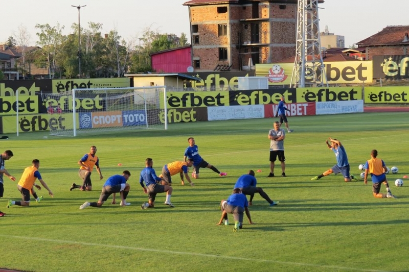 Отборът на Левски Лом отново ще ходи на лагер в