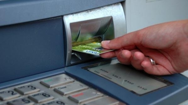 Не му се получи! Апаш източи дебитната карта на врачанка, полицията го залови