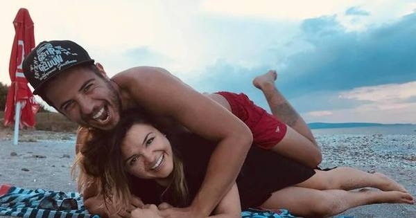 Телевизионната водеща Петя Дикова и поетът Илиян Любомиров станаха горди