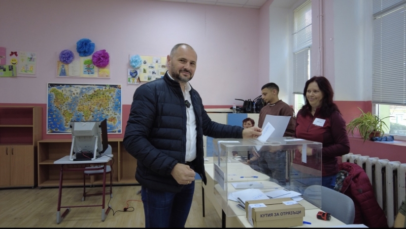 Красен Кръстев: “Гласувах за стабилна България, гласувах повече да не