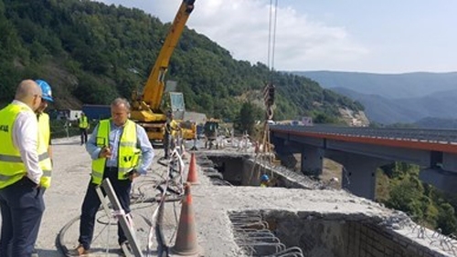 Шофьорите да се движат с повишено внимание поради ремонтни дейности