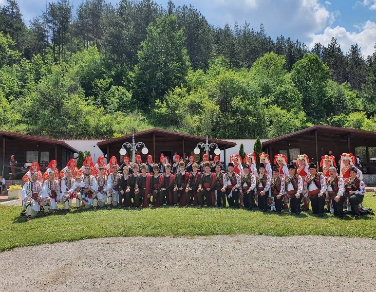 Танцова школа Шопите от Нови Искър спечели голямата награда на